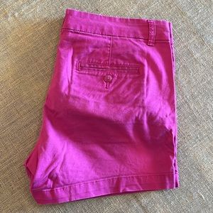 Women’s Gap Khaki Shorts in Pink